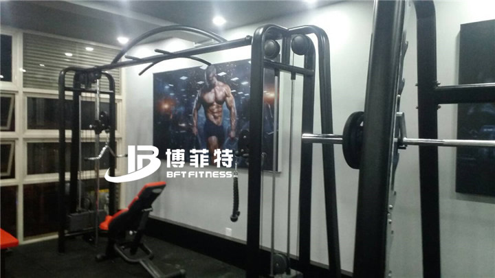 快猫影院入口健身器材