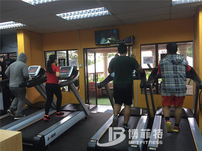 马来西亚快猫影院入口跑步机