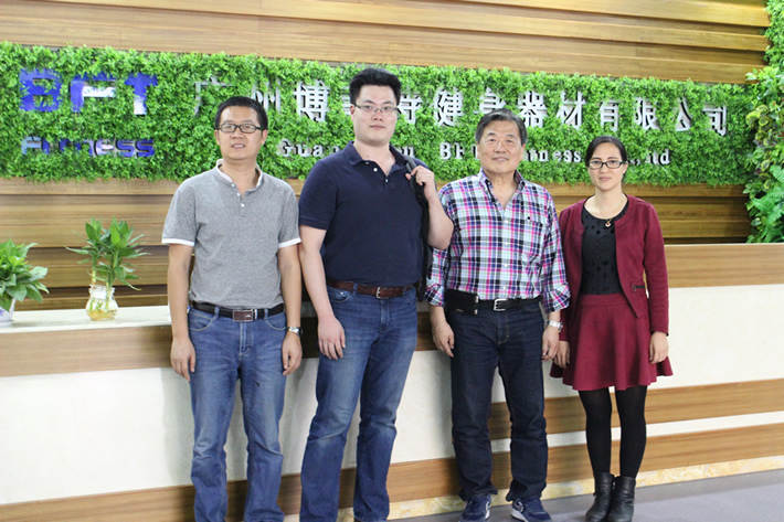 美国客户找健身器材快猫下载成人APP