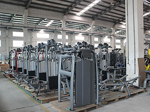 快猫影院入口健身器材生产车间展示